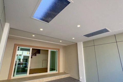 Townhouse à Sai Mai, Bangkok, Thaïlande 4 chambres № 164239 - photo 3