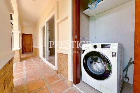 Casa de 4 dormitorios en Pattaya, Tailandia № 209920 - foto 30