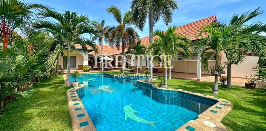 Casa de 4 dormitorios en Pattaya, Tailandia № 209920