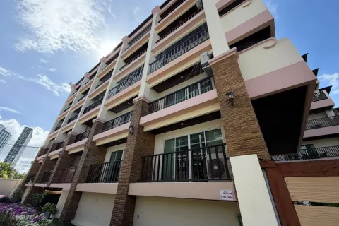 Condominio de 1 dormitorio en Jomtien Beach, Pattaya, Tailandia № 210675 - foto 2