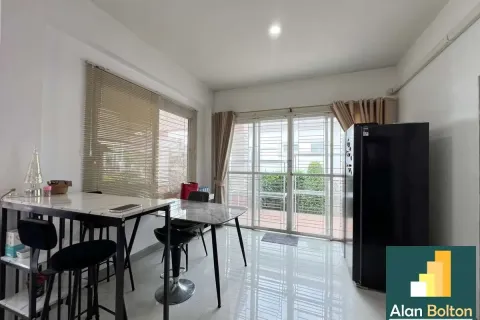 Casa de 3 dormitorios en Pattaya, Tailandia № 210674 - foto 18