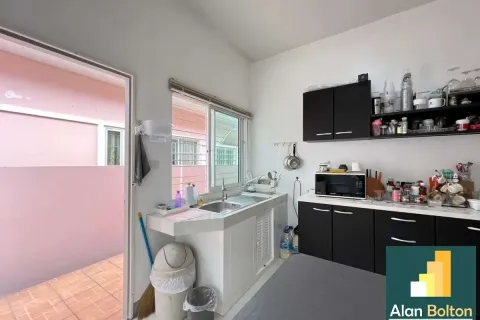 Casa de 3 dormitorios en Pattaya, Tailandia № 210674 - foto 10