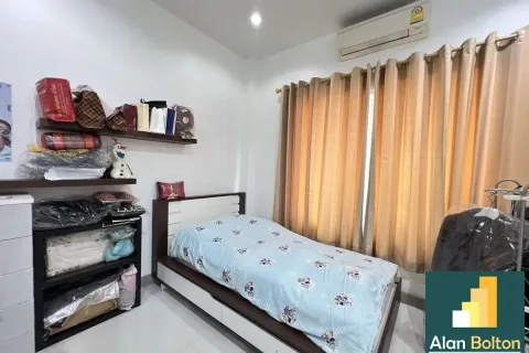 Casa de 3 dormitorios en Pattaya, Tailandia № 210674 - foto 11