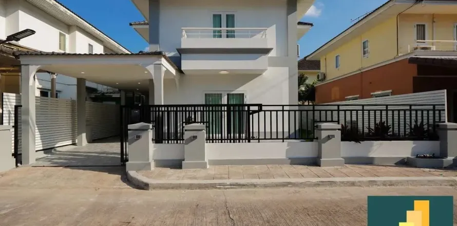 Casa de 3 dormitorios en Jomtien Beach, Pattaya, Tailandia № 210678