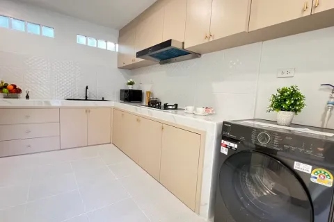 Casa de 3 dormitorios en Jomtien Beach, Pattaya, Tailandia № 210678 - foto 7