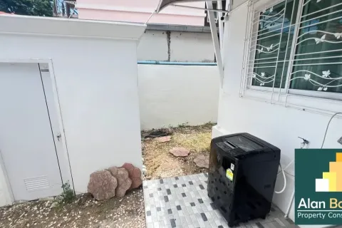 Casa de 5 dormitorios en Pattaya, Tailandia № 210676 - foto 12