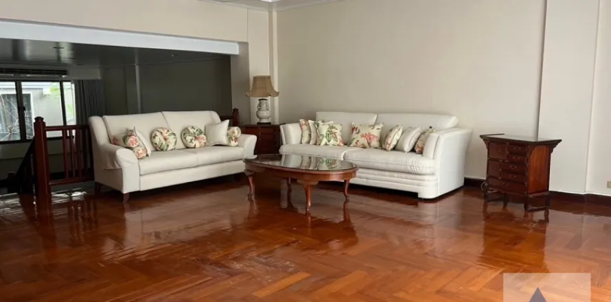 Reihenhaus in Watthana, Bangkok, Thailand 3 Schlafzimmer № 216701