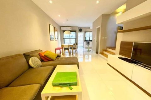 Таунхаус в Суан Луанге, Бангкок, Таиланд с 3 спальнями № 160158 - фото 2