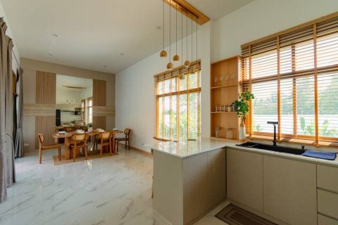 Villa in Pran Buri, Thailand 3 bedrooms № 160162 - photo 7