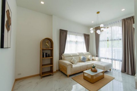 Villa in Pran Buri, Thailand 3 bedrooms № 160162 - photo 6