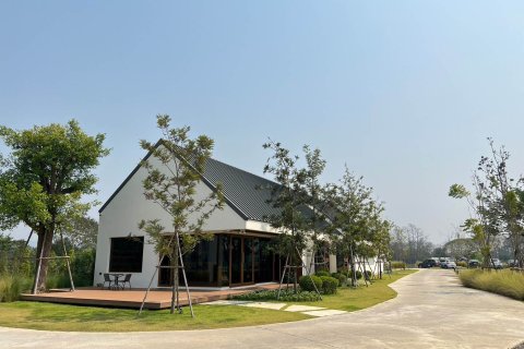 Commercial property in Chiang Mai, Thailand 330 sq.m. № 162783 - photo 11