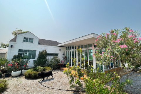 Commercial property in Chiang Mai, Thailand 330 sq.m. № 162783 - photo 3