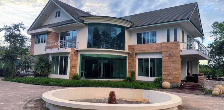 Maison à Chiang Rai, Thaïlande 7 chambres № 156439