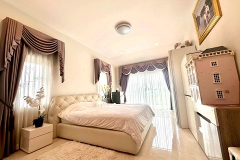 Вилла в Хуа Хине, Таиланд с 7 спальнями  № 153411 - фото 28