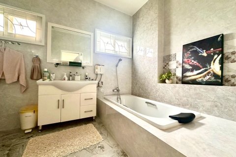 Вилла в Хуа Хине, Таиланд с 7 спальнями  № 153411 - фото 27