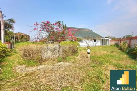Casa de 6 dormitorios en Pattaya, Tailandia № 211052 - foto 4