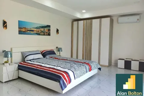 Casa de 6 dormitorios en Pattaya, Tailandia № 211052 - foto 12