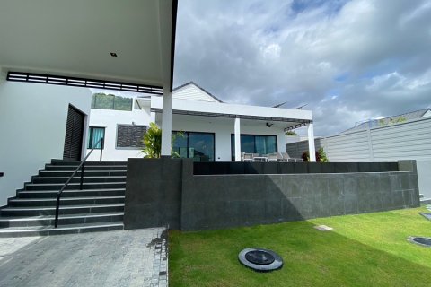 Villa in Hua Hin, Thailand 3 bedrooms № 168393 - photo 2