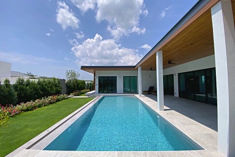 Villa in Hua Hin, Thailand 3 bedrooms № 168361 - photo 4