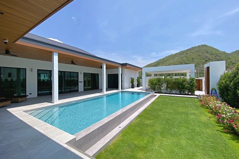 Villa in Hua Hin, Thailand 3 bedrooms № 168361 - photo 3