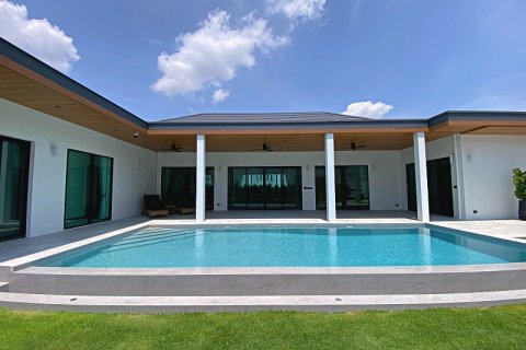 Villa in Hua Hin, Thailand 3 bedrooms № 168361 - photo 2