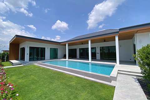 Villa in Hua Hin, Thailand 3 bedrooms № 168361
