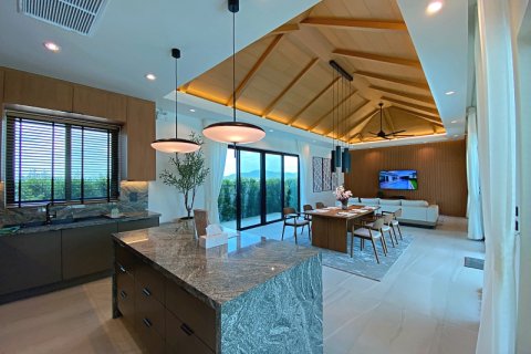 Villa in Hua Hin, Thailand 3 bedrooms № 168361 - photo 10