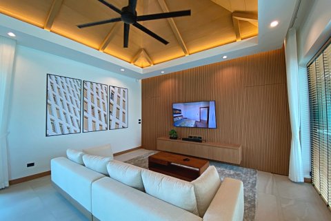 Villa in Hua Hin, Thailand 3 bedrooms № 168361 - photo 12