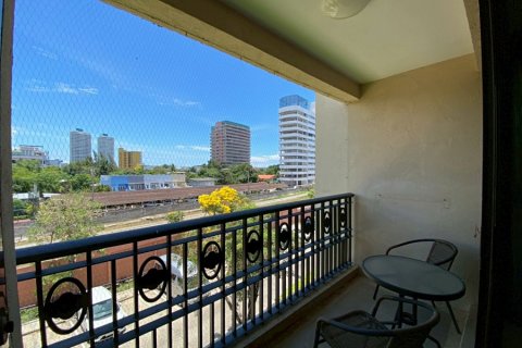 Condo in Hua Hin, Thailand, 1 bedroom  № 168360 - photo 6