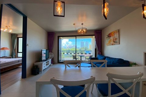 Condo in Hua Hin, Thailand, 1 bedroom  № 168360 - photo 12