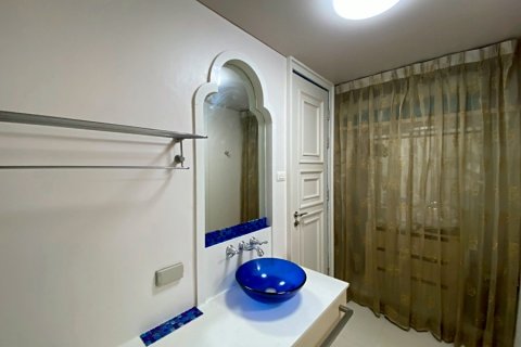 Condo in Hua Hin, Thailand, 1 bedroom  № 168360 - photo 16