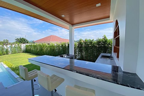 Villa in Hua Hin, Thailand 4 bedrooms № 168363 - photo 8