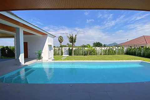 Villa in Hua Hin, Thailand 4 bedrooms № 168363 - photo 5