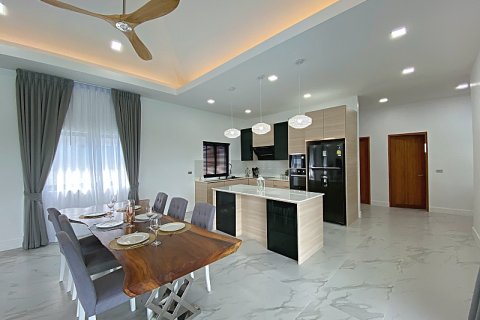 Villa in Hua Hin, Thailand 4 bedrooms № 168363 - photo 13