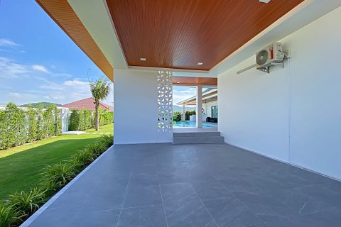 Villa in Hua Hin, Thailand 4 bedrooms № 168363 - photo 10