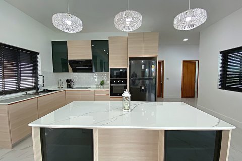 Villa in Hua Hin, Thailand 4 bedrooms № 168363 - photo 20