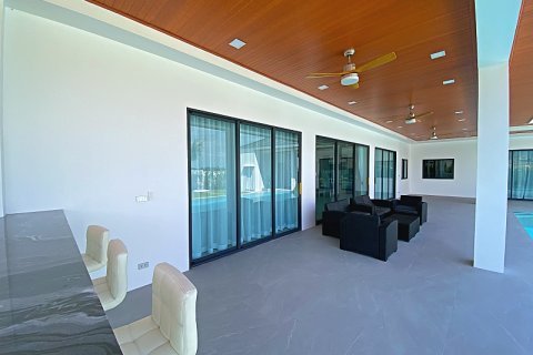 Villa in Hua Hin, Thailand 4 bedrooms № 168363 - photo 9