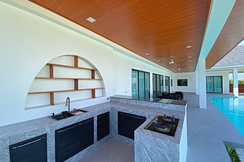 Villa in Hua Hin, Thailand 4 bedrooms № 168363 - photo 7