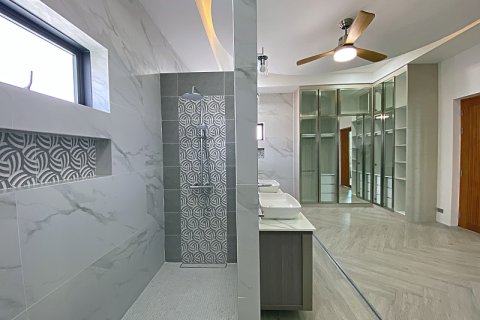 Villa in Hua Hin, Thailand 4 bedrooms № 168363 - photo 26