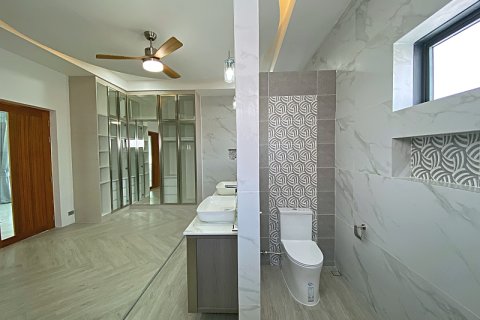 Villa in Hua Hin, Thailand 4 bedrooms № 168363 - photo 27