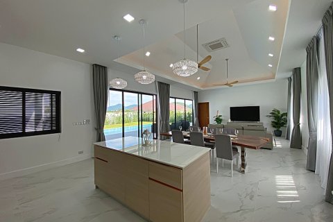 Villa in Hua Hin, Thailand 4 bedrooms № 168363 - photo 18