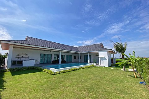 Villa in Hua Hin, Thailand 4 bedrooms № 168363