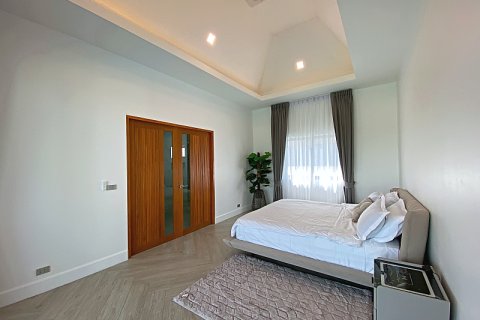Villa in Hua Hin, Thailand 4 bedrooms № 168363 - photo 22