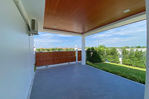 Villa in Hua Hin, Thailand 4 bedrooms № 168363 - photo 11