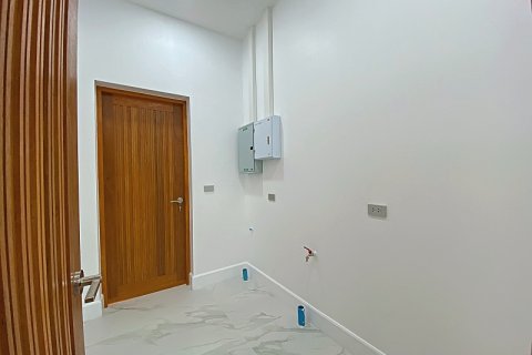 Villa in Hua Hin, Thailand 4 bedrooms № 168363 - photo 28