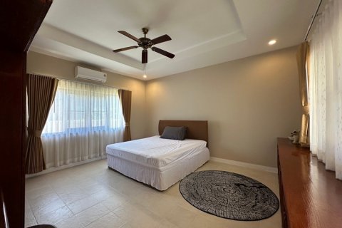 Villa in Hua Hin, Thailand 3 bedrooms № 168394 - photo 24