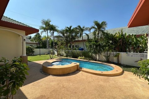 Villa in Hua Hin, Thailand 3 bedrooms № 168394 - photo 2