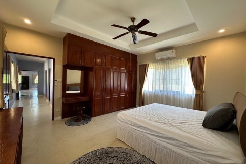 Villa in Hua Hin, Thailand 3 bedrooms № 168394 - photo 18