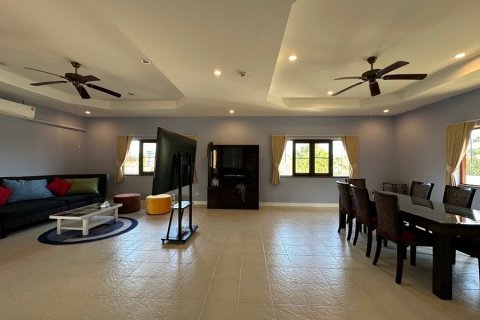 Villa in Hua Hin, Thailand 3 bedrooms № 168394 - photo 8