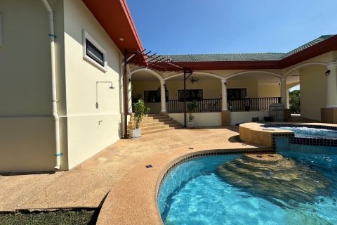 Villa in Hua Hin, Thailand 3 bedrooms № 168394 - photo 5